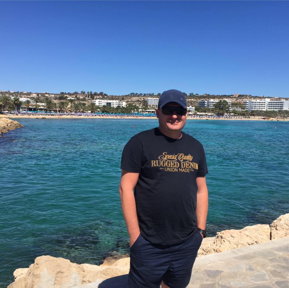 Олег Бакуменко